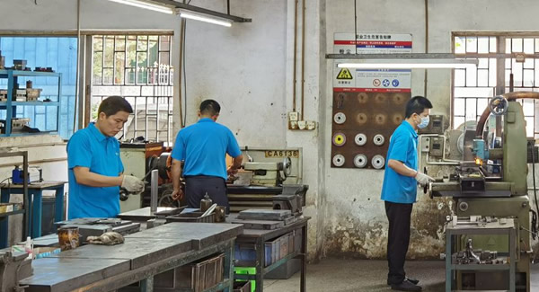 “平、直、順”重塑長合頁連接標(biāo)準(zhǔn)，賦能精密設(shè)備高效開合|廣有五金&東莞合頁