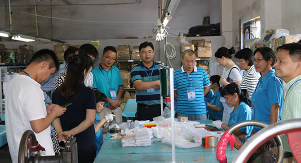 雙節(jié)致信 | 以“月光為禮，國(guó)慶作伴”致敬新老客戶的溫暖|廣有五金&東莞合頁(yè)?